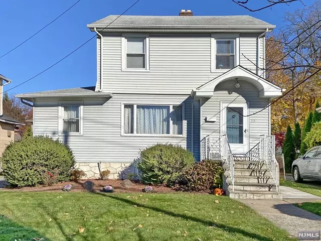 313 Elm Place, Leonia, NJ 07605