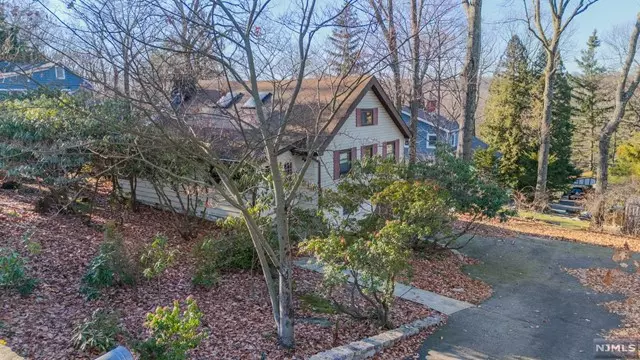 30 Cliff Trail, Kinnelon Borough, NJ 07405