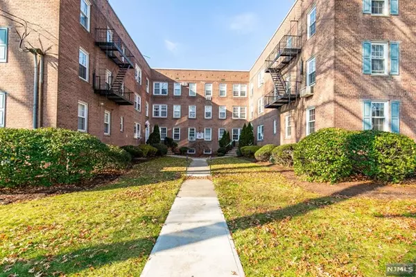 126 Hackett Place #301A, Rutherford, NJ 07070