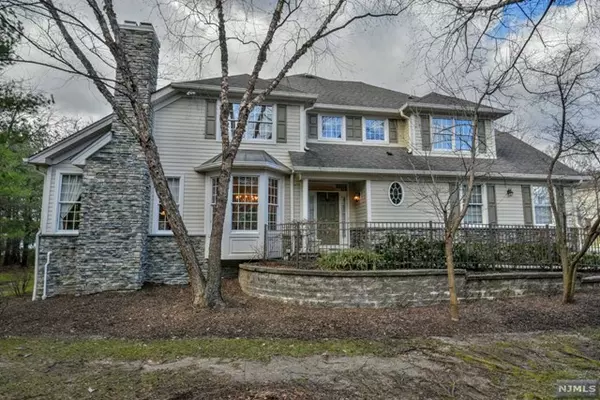 50 Schindler Court, Upper Saddle River, NJ 07458