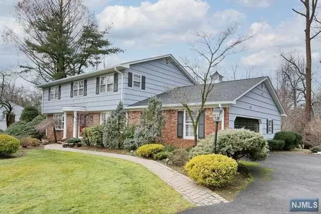 Hillsdale, NJ 07642,39 Sierra Court