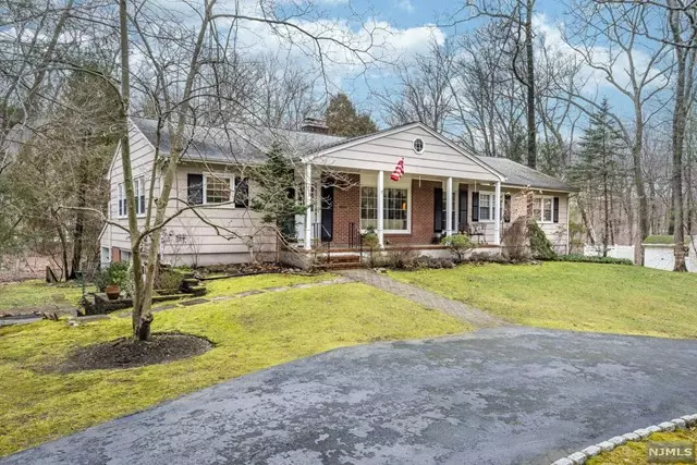 433 Pepperidge Tree Lane, Kinnelon Borough, NJ 07405