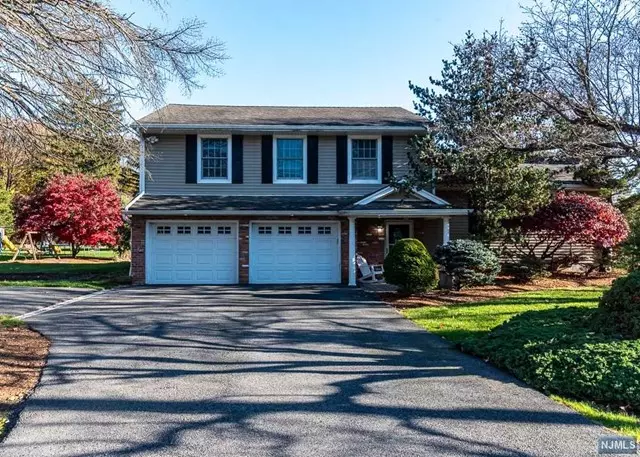 1 Foothill Drive, Kinnelon Borough, NJ 07405