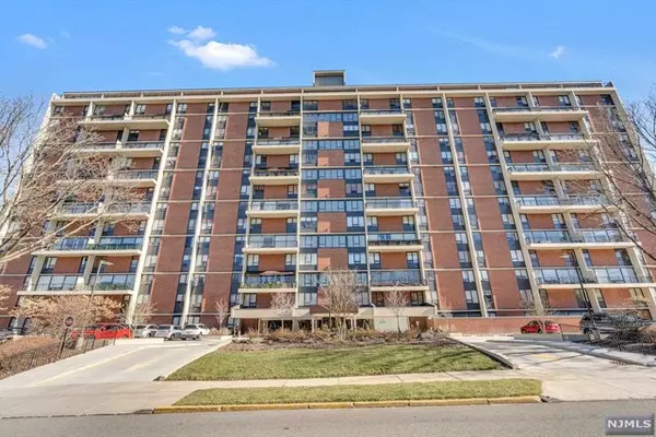 4 Horizon Road #409, Fort Lee, NJ 07024