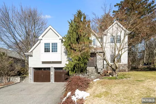 31 Royden Road, Tenafly, NJ 07670