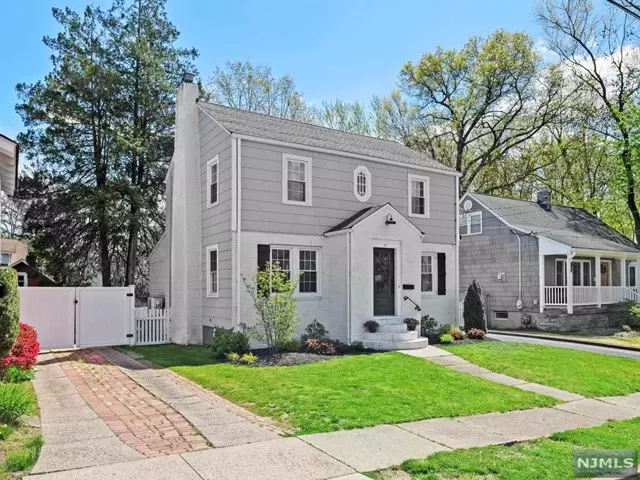 11 Summit Avenue, Westwood, NJ 07675