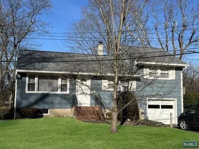 12 Harvard Place, Westwood, NJ 07675