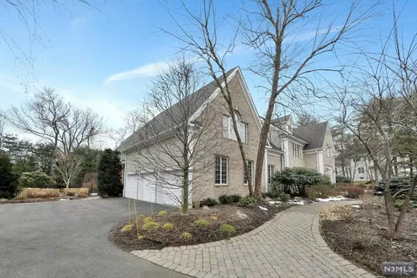 Upper Saddle River, NJ 07458,6 Sunflower Drive