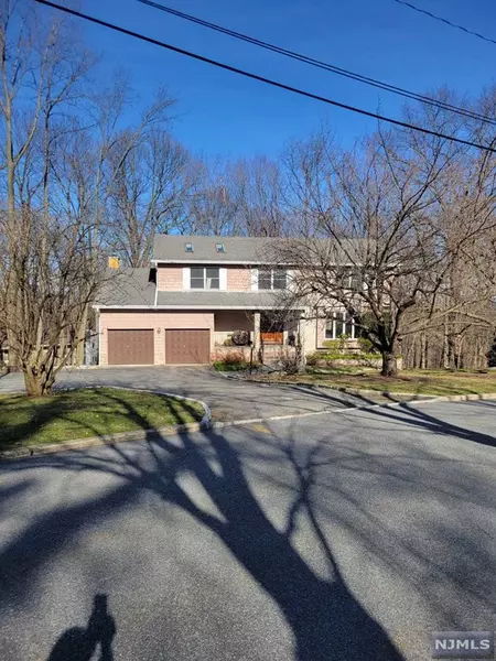 16 Lincoln Road, Kinnelon Borough, NJ 07405