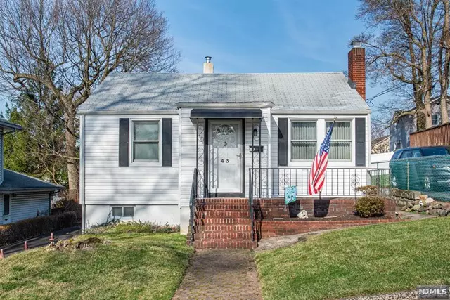 43 Franklin Avenue, Hasbrouck Heights, NJ 07604