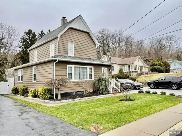 393 Ringwood Avenue, Wanaque, NJ 07465