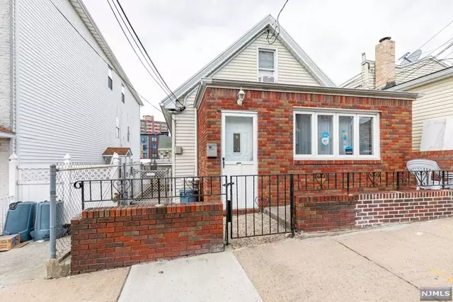 6211 Newkirk Avenue, North Bergen, NJ 07047