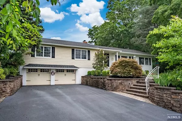 56 Melville Road, Hillsdale, NJ 07642