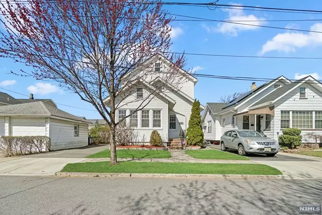 445 Oak Street, Lyndhurst, NJ 07071