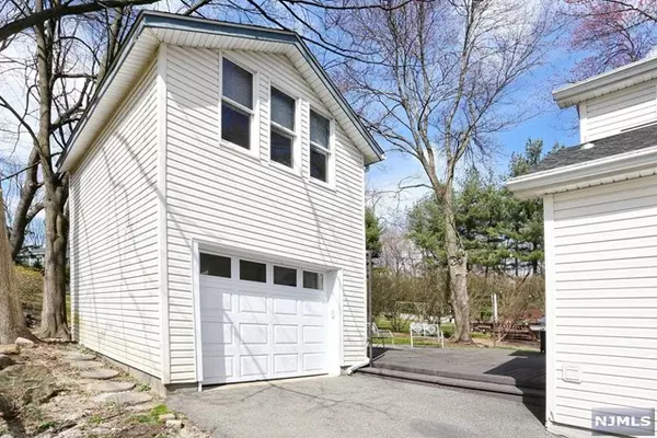 Wyckoff, NJ 07481,513 Franklin Terrace