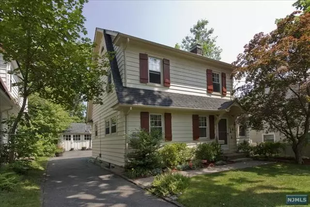 213 Hickory Avenue, Tenafly, NJ 07670