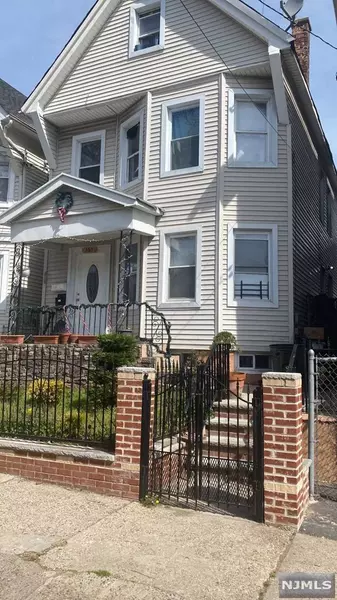 365 14th Avenue, Newark, NJ 07103