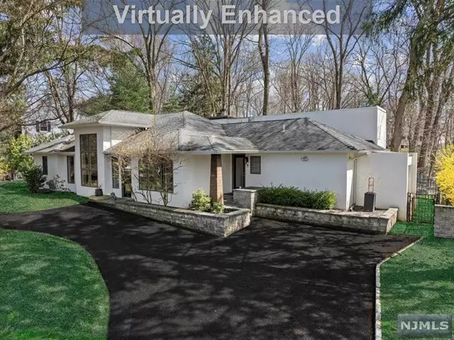 954 Pines Terrace, Franklin Lakes, NJ 07417