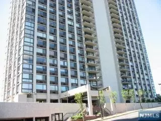 200 Old Palisade Road #3A, Fort Lee, NJ 07024