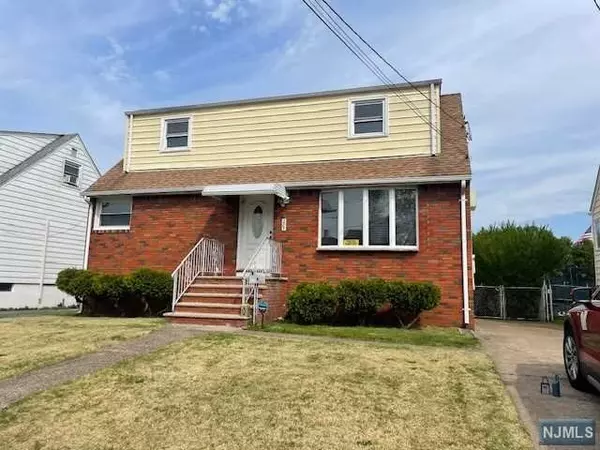 285 Martha Avenue, Elmwood Park, NJ 07407