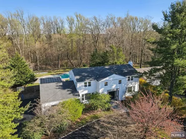 30 Kean Road, Millburn, NJ 07078