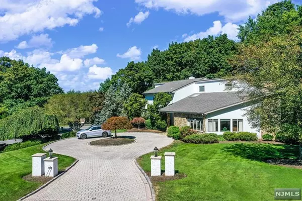 320 Truman Drive, Cresskill, NJ 07626