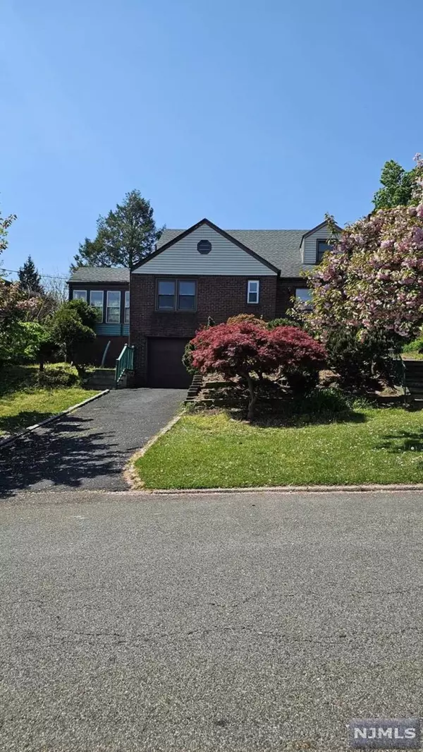 114 East Homestead Avenue, Palisades Park, NJ 07650