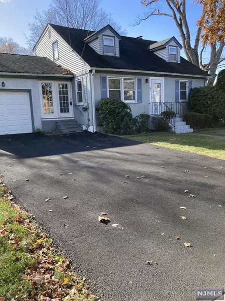 42 Wyckoff Avenue, Waldwick, NJ 07463