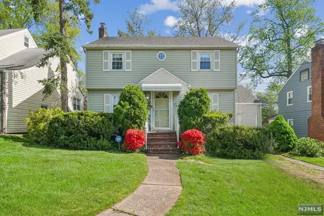 39 Cranford Place, Teaneck, NJ 07666