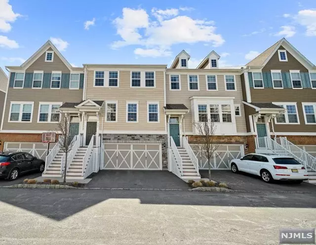 Cresskill, NJ 07626,302 Orchard Terrace