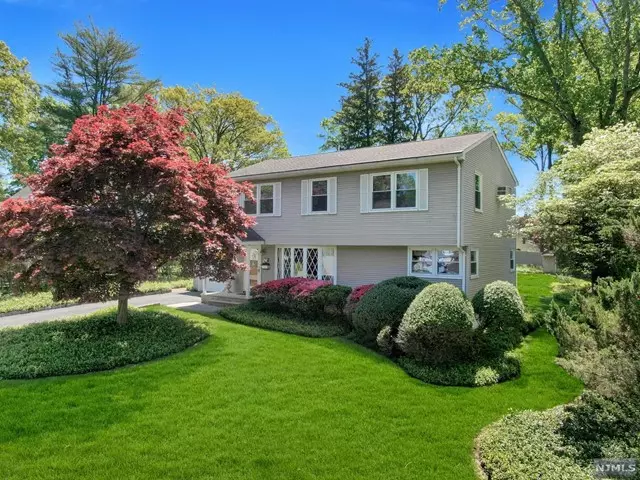 248 Vitmar Place, Park Ridge, NJ 07656