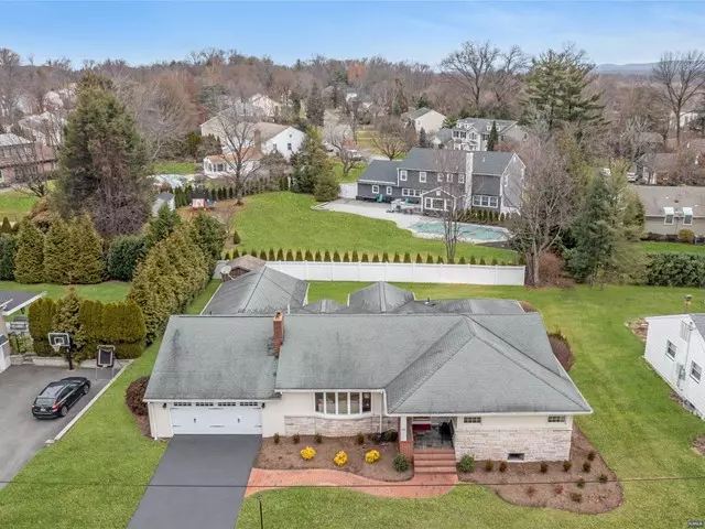 Oradell, NJ 07649,718 Neill Court