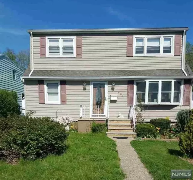 421 East 54th Street, Elmwood Park, NJ 07407