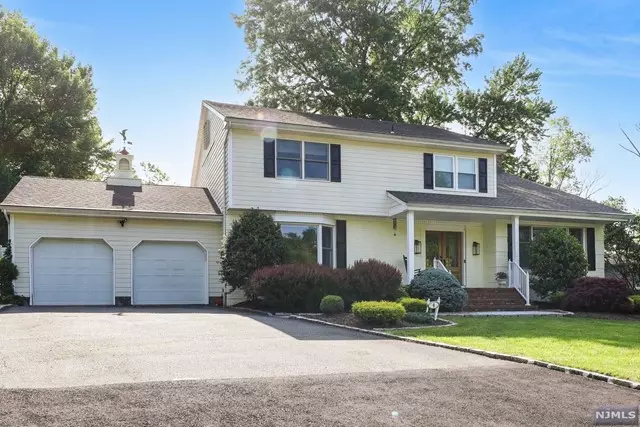 4 Woodbine Road, Florham Park Borough, NJ 07932