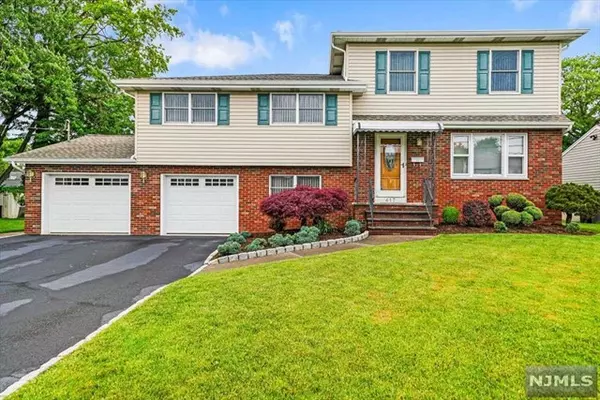 417 Van Luyn Terrace, Saddle Brook, NJ 07663