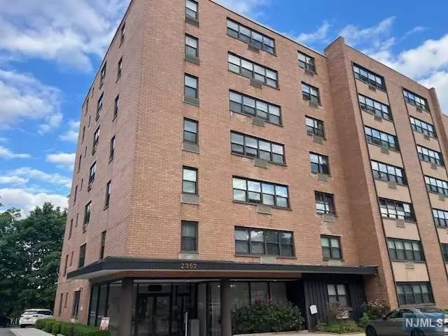 Fort Lee, NJ 07024,2352 Linwood Avenue #6F