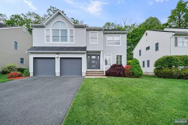 Montvale, NJ 07645,8 Serrell Drive