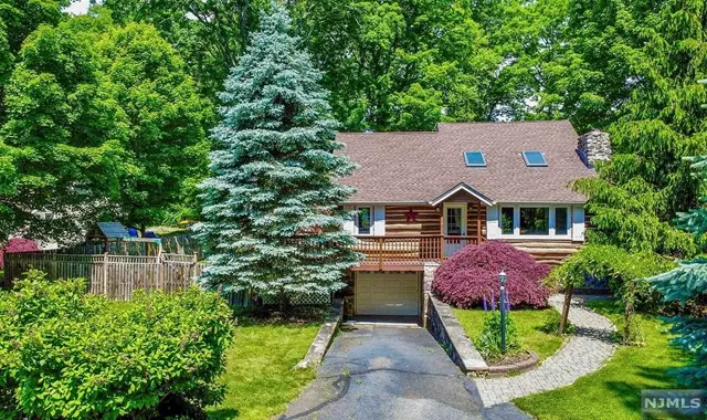 9 Sycamore Trail, Kinnelon Borough, NJ 07405