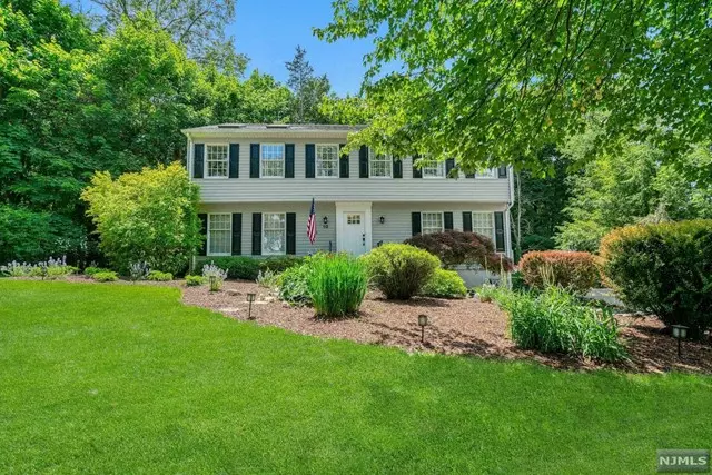 10 Babcock Road, Mahwah, NJ 07430