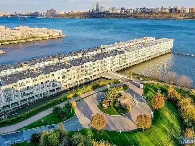 203 The Promenade, Edgewater, NJ 07020