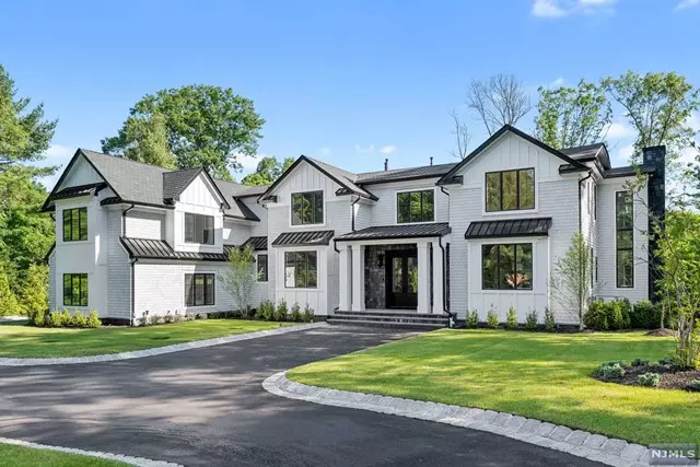 17 Harvey Lane, Upper Saddle River, NJ 07458