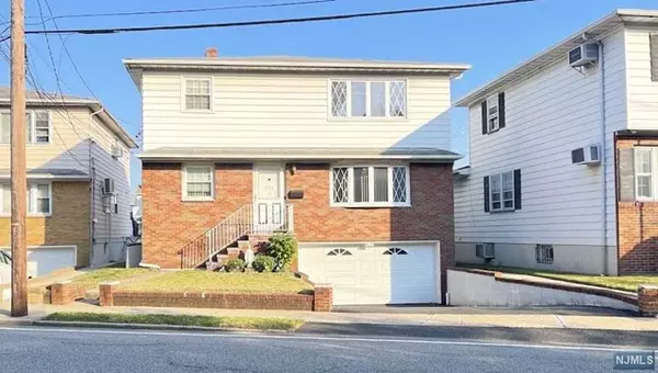 170 Riverside Avenue, Lyndhurst, NJ 07071