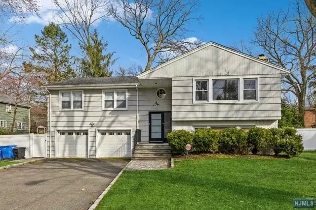 44 Roberts Court, Tenafly, NJ 07670