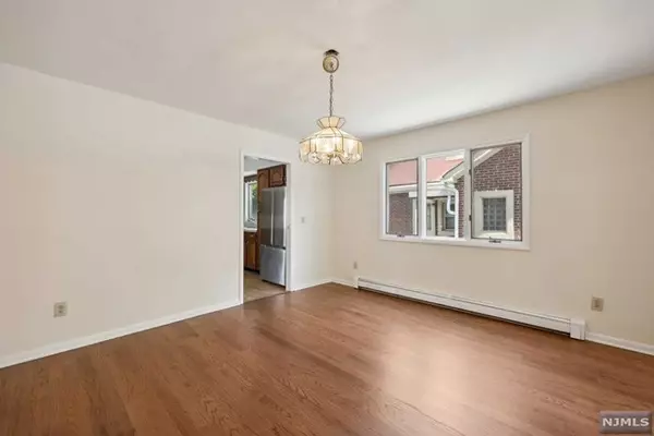 Palisades Park, NJ 07650,321 Highland Avenue