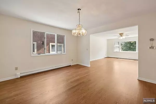 Palisades Park, NJ 07650,321 Highland Avenue