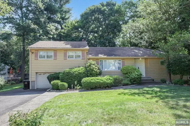 376 Harrison Street, Paramus, NJ 07652