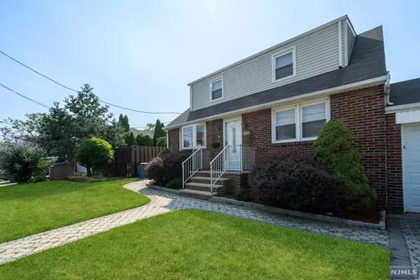 695 4th Street, Secaucus, NJ 07094