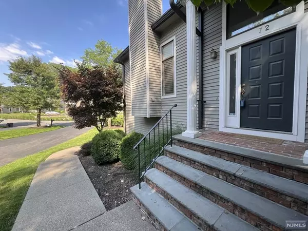 72 Lakeview Drive, Old Tappan, NJ 07675