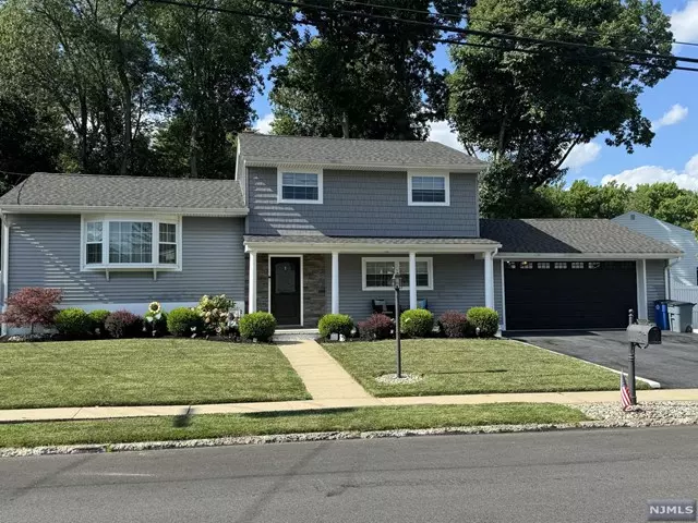 129 Winifred Drive, Totowa, NJ 07512