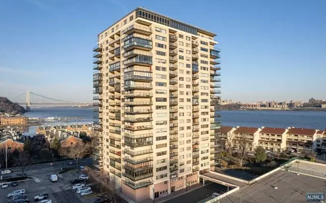 1203 River Road #10K, Edgewater, NJ 07020